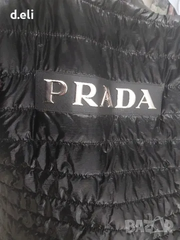 PRADA Size M Лъскав ефект , снимка 2 - Елеци - 49746704