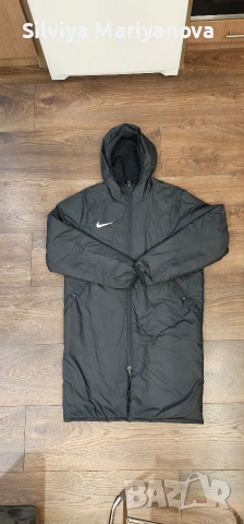 Продавам Nike loose fit long jacket, снимка 2 - Спортни дрехи, екипи - 53309328
