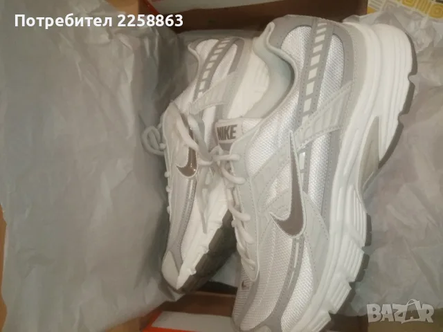 Дамски маратонки Nike, снимка 2 - Маратонки - 56110693