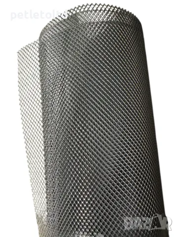 Фина метална мрежа ПЧЕЛАРСКА с форма на отвора ромб 3 мм Х 4 мм (цената е за топче 2 М Х 1 М)