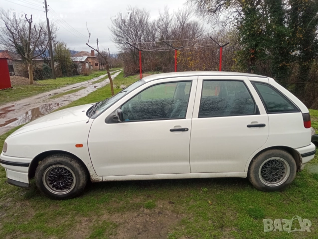 Сеат Ибиза 1.4 газ-бензин, снимка 8 - Автомобили и джипове - 52680398