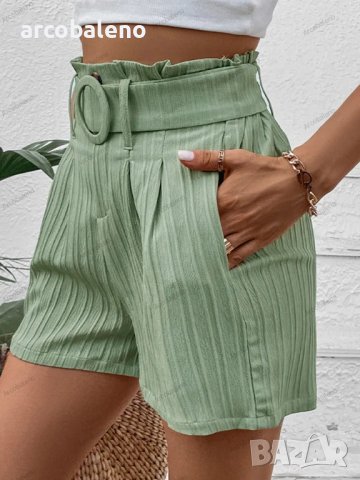 Малки свежи дамски зелени плисирани къси панталони, снимка 3 - Къси панталони и бермуди - 41245232