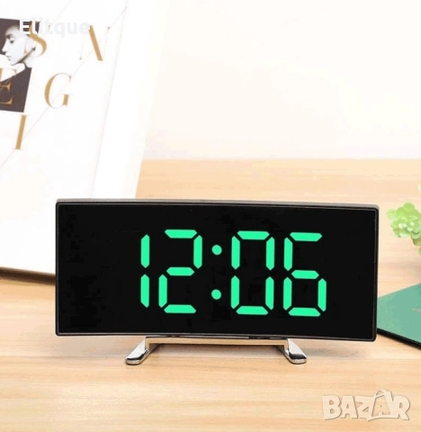 Мултифункционален настолен електронен часовник, снимка 3 - Стенни часовници - 52863057