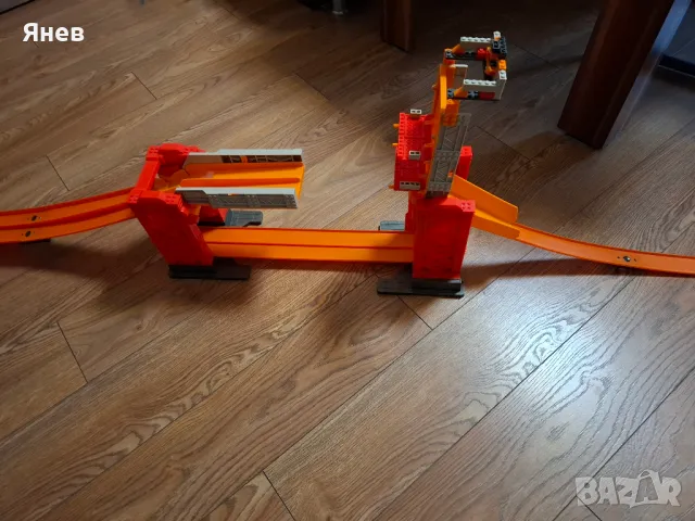 Голяма Писта Мост Hot Wheels Track Builder DWW97, снимка 3 - Коли, камиони, мотори, писти - 48207592