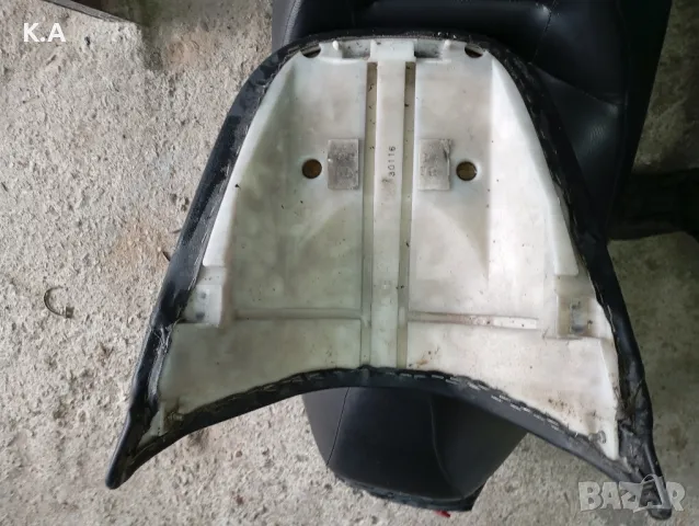 Седалка Yamaha Majesty 250, снимка 6 - Части - 49742352