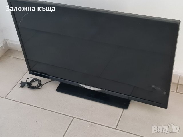 Smart TV JVC 32, снимка 1 - Телевизори - 40976321