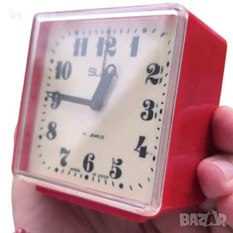 Ретро механичен будилник Slava (обслужен), снимка 2 - Антикварни и старинни предмети - 49617512