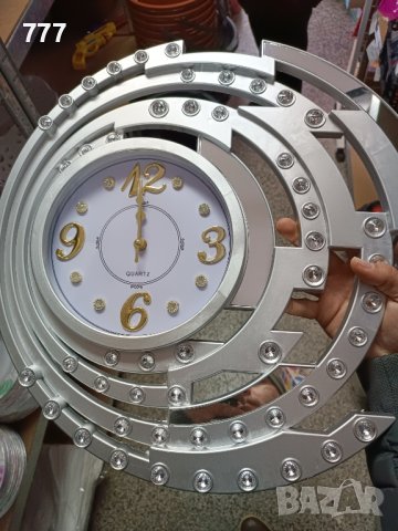 Часовник , снимка 2 - Стенни часовници - 44318120