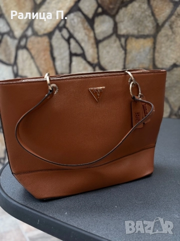 Голяма дамска чанта GUESS, снимка 2 - Чанти - 51883843
