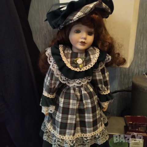 Порцеланова кукла оТ 70 те год, снимка 4 - Колекции - 41189296