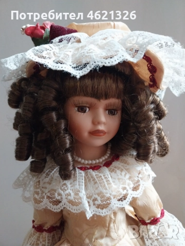 Викторианска порцеланова кукла колекционерско издание с чадър и шапка