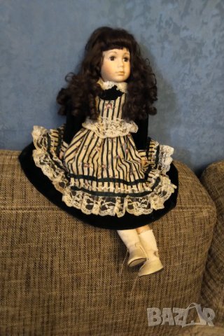 Голяма колекционерска порцеланова кукла 2, снимка 2 - Колекции - 34067030
