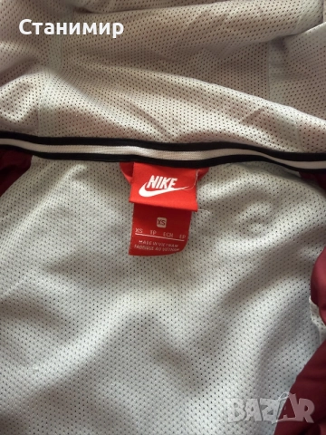 яке Nike .Размер XS., снимка 3 - Спортни екипи - 56407937