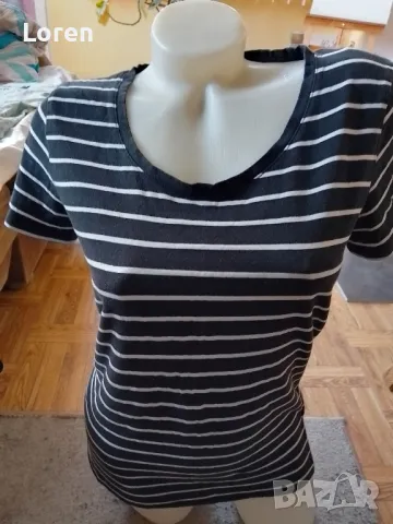 Тениска на бели и черни раета