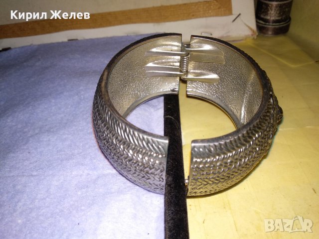 ПРЕКРАСНА с РЕТРО ОРНАМЕНТИКА СРЕБРИСТА МЕСИНГОВА ВИНТИДЖ БЕЛ ЕПОК СТИЛ ГРИВНА 15220, снимка 4 - Гривни - 41202158