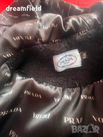 Дамско палто PRADA / Прада , с качулка-  вълна, снимка 2 - Палта, манта - 53328362