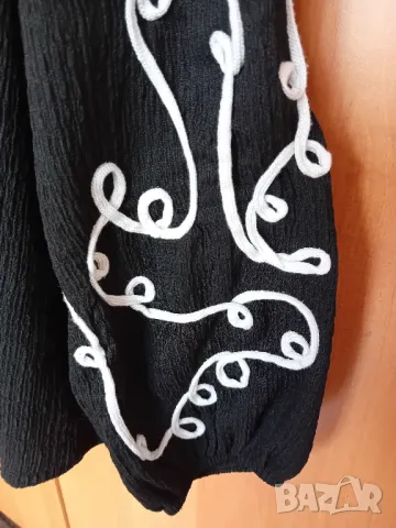 Черен топ с бродерия, снимка 4 - Блузи с дълъг ръкав и пуловери - 49986944