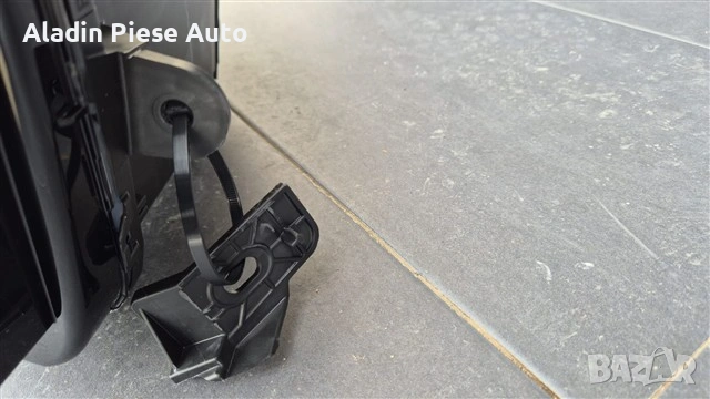 Десен фар Dacia Bigster Duster година 2024 2025 2026 код 260107725R , снимка 5 - Аксесоари и консумативи - 53779045