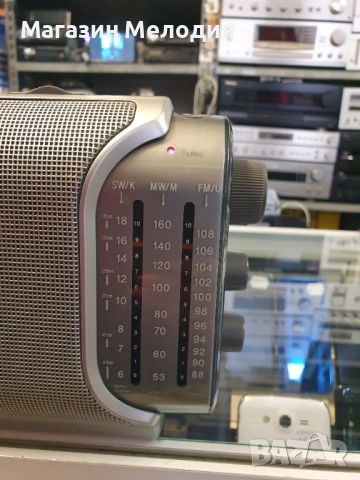 Радио SONY ICF-704S Silver 1 В отлично техническо и визуално състояние., снимка 3 - Радиокасетофони, транзистори - 22016595