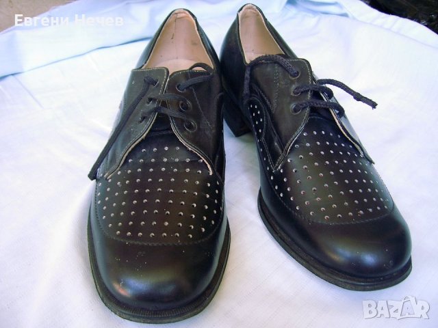 Продавам    мъжки   обувки    номер  41-ви. Колекционерска    класика   от  1975 г., снимка 2 - Официални обувки - 41551153