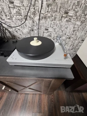 Продавам грамофон ClearAudio performance DC 