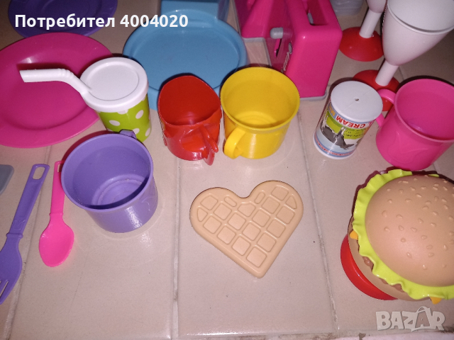 Приспособления за детска кухня,чаши,чинии,прибори,храни.:6лв за всички, снимка 5 - Фигурки - 44509688