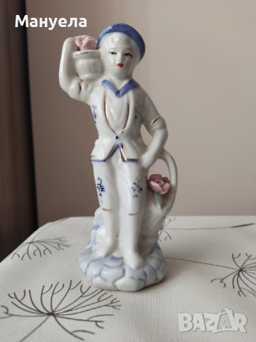 Порцеланова фигура с маркировка височина 13,5см
