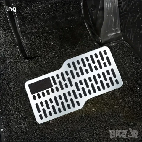 Чисто Нова! Защитна Постелка/Подложка за Зоната под Педалите на Колата, снимка 2 - Аксесоари и консумативи - 50942551