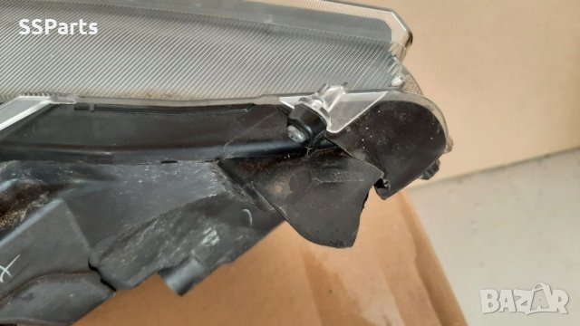 Toyota Yaris IV Foll LED - ляв фар, снимка 6 - Части - 41242144