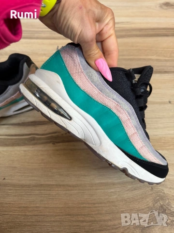 Оригинални маратонки Nike Air Max 95 GS ! 37,5 н, снимка 5 - Маратонки - 53660123