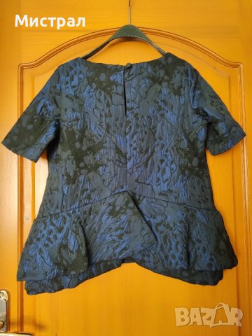Оригинална блуза топ Armani, снимка 1 - Корсети, бюстиета, топове - 44431173
