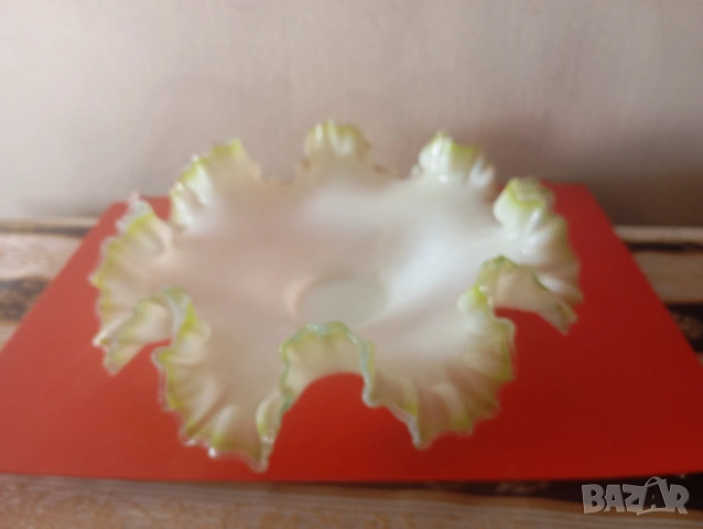 Къдраво стъкло за фруктиера