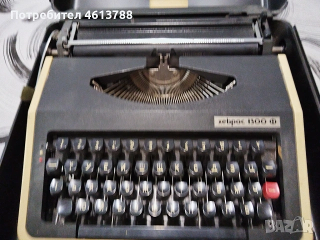 Пишеща машина Хеброс, снимка 3 - Антикварни и старинни предмети - 53838572
