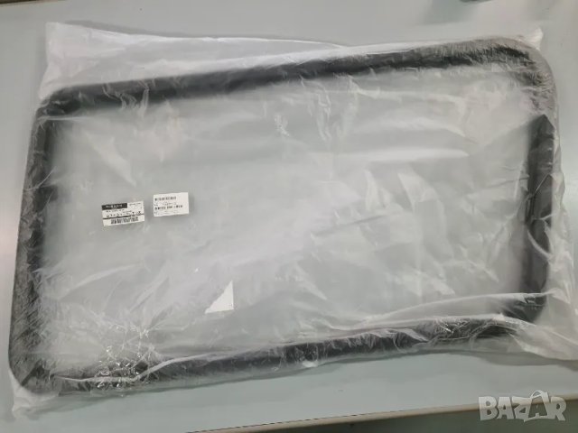 Рамка, уплътнения и закопчалки задни прозорци, уширители калници-оригинални Нисан Патрол Y60-5 врати