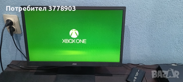 Продавам Xbox One с контролер и захранване