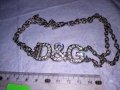 D&G ЕФЕКТНО ФЕШЪН АРТ КОЛИЕ - БЛАГОРОДНА СТОМАНА с БЯЛА ПОЗЛАТА и БЛЕСТЯЩИ ФАСЕТИРАНИ КРИСТАЛИ 70891, снимка 3