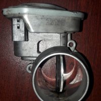 Дроселова клапа за БМВ 120,320,520, снимка 2 - Части - 40857028