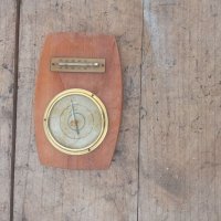 Стар барометър + термометър, снимка 1 - Антикварни и старинни предмети - 39650079