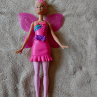  Кукла barbie с крила, снимка 2 - Кукли - 36200821