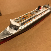 Siku 1:1400 Queen Mary 2 корабен модел, снимка 1 - Колекции - 44641294