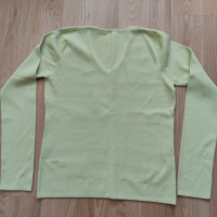 ДАМСКА блуза размер М, снимка 4 - Блузи с дълъг ръкав и пуловери - 44927152