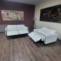 Бял кожен комплект дивани тройка и двойка с релаксиращ механизъм, снимка 3 - Дивани и мека мебел - 42422381