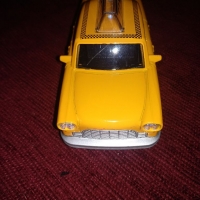 Жълтото такси ...метална кола, снимка 5 - Коли, камиони, мотори, писти - 19696411