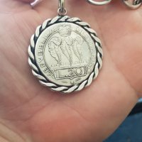 Стара сребърна гривна с монета в обков 1933г San Marino 20 lire, снимка 4 - Антикварни и старинни предмети - 40244005