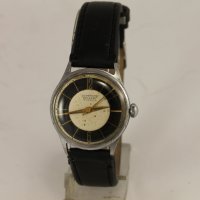 1960's JUNGHANS TRILASTIC Немски Ръчен Часовник, снимка 1 - Антикварни и старинни предмети - 40204339