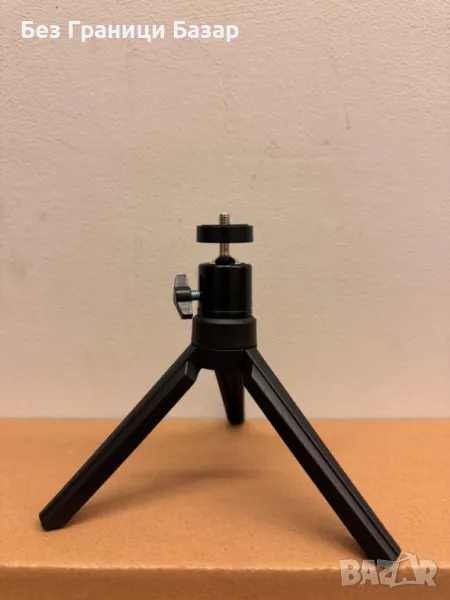 Нов статив стойка за проектор камера регулируем компактен трипод, снимка 1