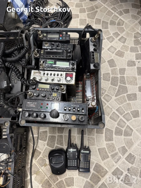 Продавам радиостанции и захранвания, снимка 1