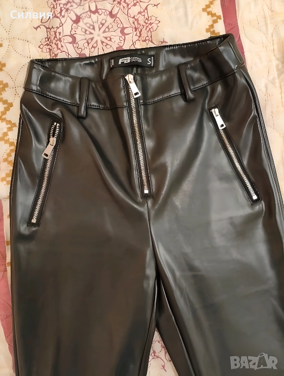 Нов страхотен черен лъскав кожен панталон "FB" с ципове, размер S, снимка 1
