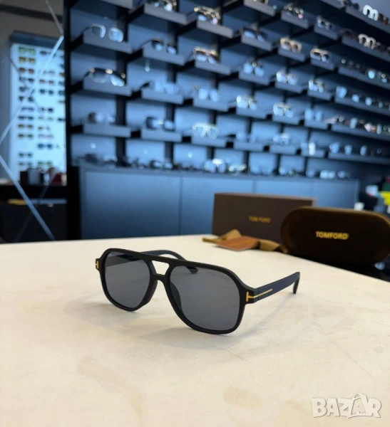 очила с черен обикновен калъф и ув защита versace cartier , снимка 1