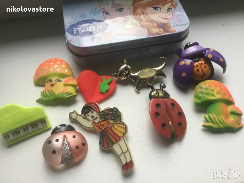 Колекция значки с метална кутийка на Frozen, снимка 1